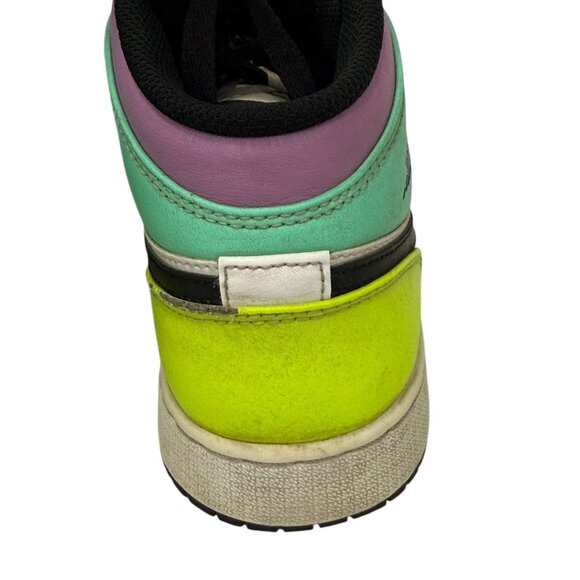 Nike Jordan 1 Mid GS Pastel Volt Green Glow Black Size 6Y 2021 554725-175 - Picture 13 of 16